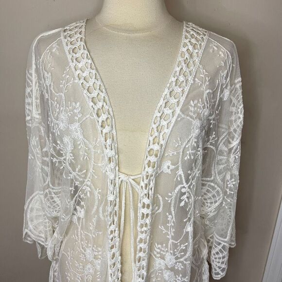CAL STYLE Boutique Lace Embroidered Kimono, Large - Picture 4 of 13